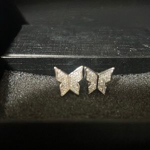 Never worn butterly earrings